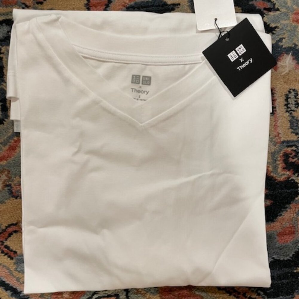 THEORY UNIQLO VNECK T's  - OLIVE  AND WHITE NWT